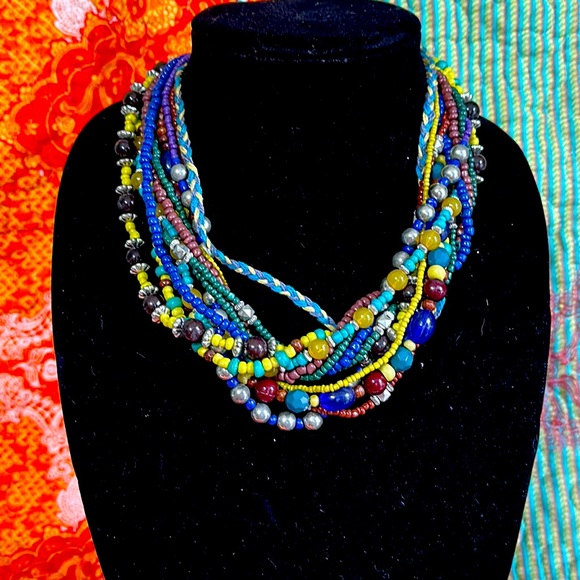 Multiple strands short necklace with extensions - Picture 1 of 2